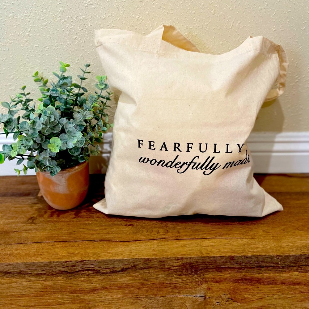 Cute carry on tote 👜 usefull for any occasion carry to inspire yourself 💫